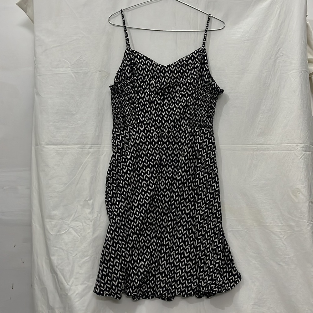 Stylish And Fancy Black and White Summer knee Length Dress - Picture 3 of 3